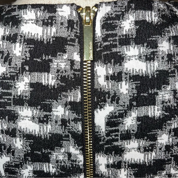 Calvin Kline. Women’s Sleeveless Dress Exposed Back Zipper Black And White Sz 4 - Picture 2 of 5
